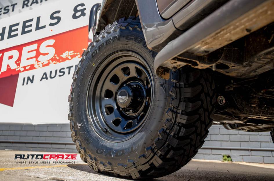 TOYOTA HILUX N80 4WD D HOLE BLACK